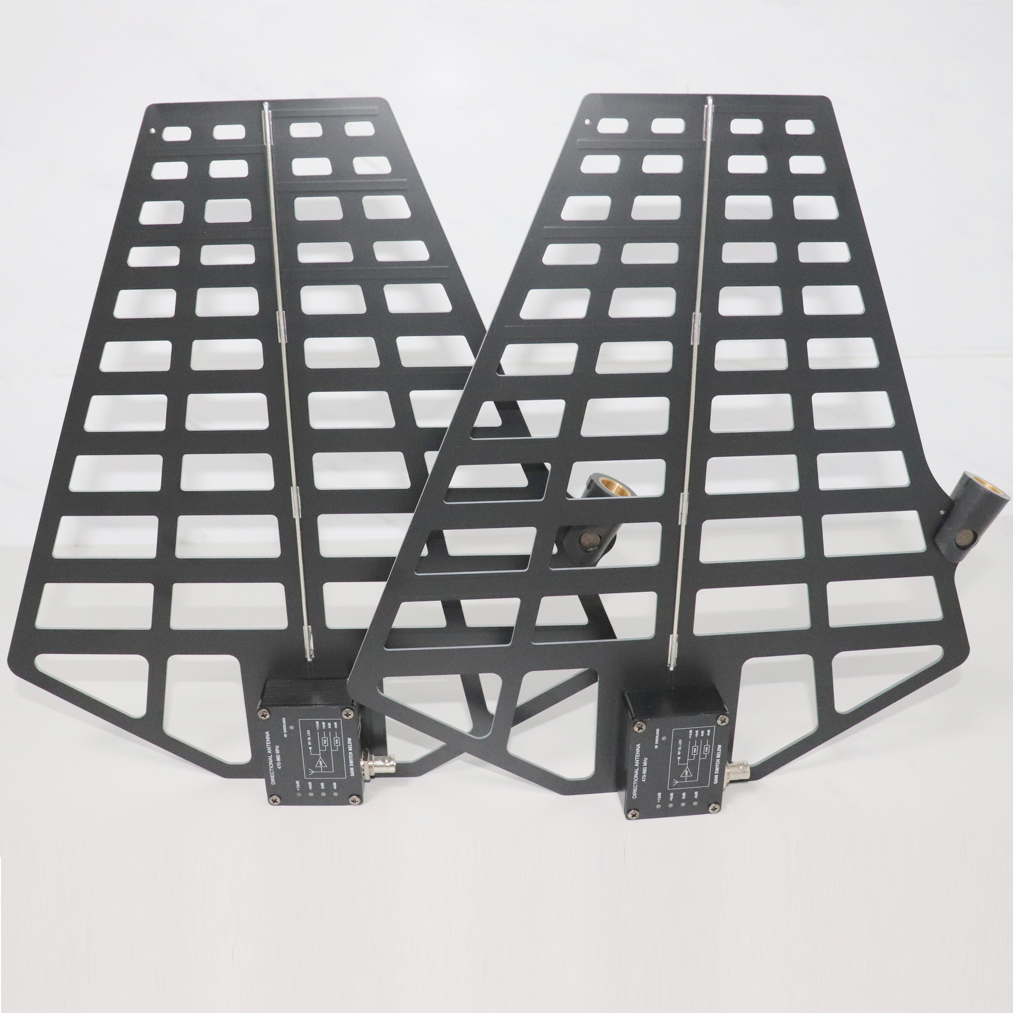 Leicozic 8 Channel Antenna Dis - Audio Music Distribution recensie en prijs